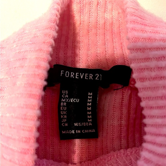 Forever 21 light BARBIE pink cropped sweater - Picture 3 of 3